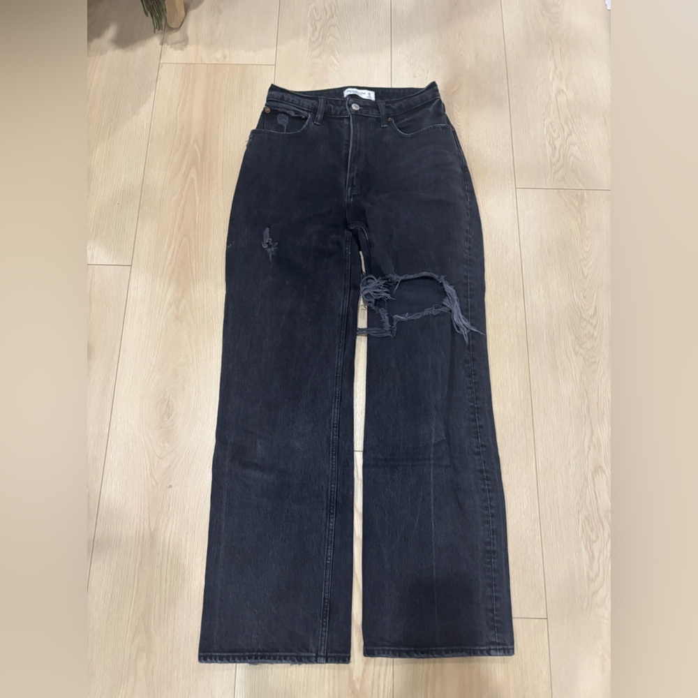 Abercrombie‎ & Fitch The 90’s Relaxed Jean High Rise